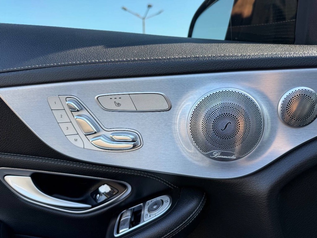 2017 Mercedes-Benz C-Class Image 21