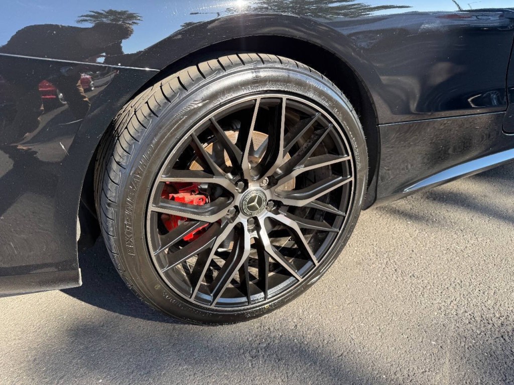 2017 Mercedes-Benz C-Class Image 32