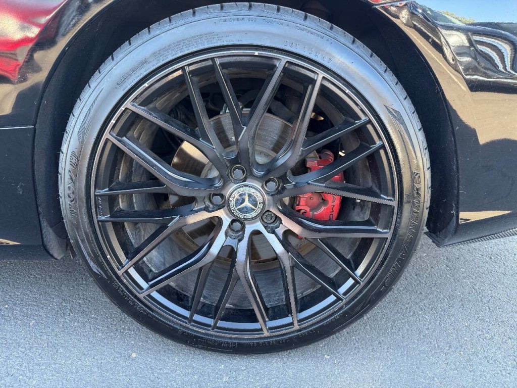 2017 Mercedes-Benz C-Class Image 34