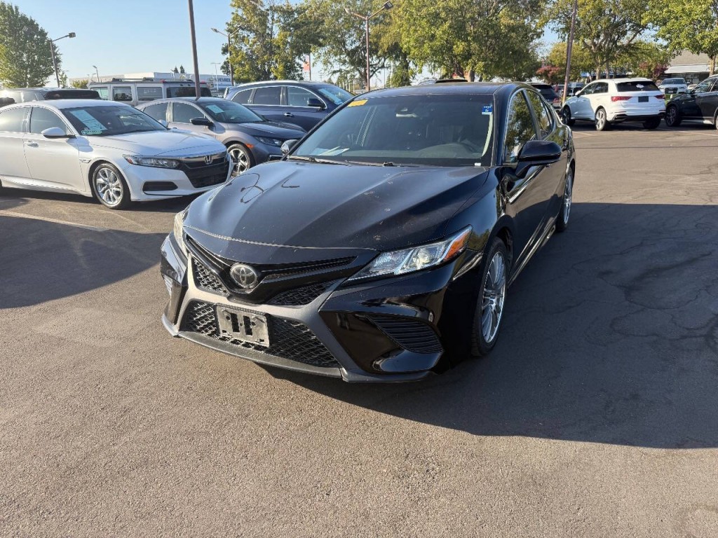 2018 Toyota Camry Image 1