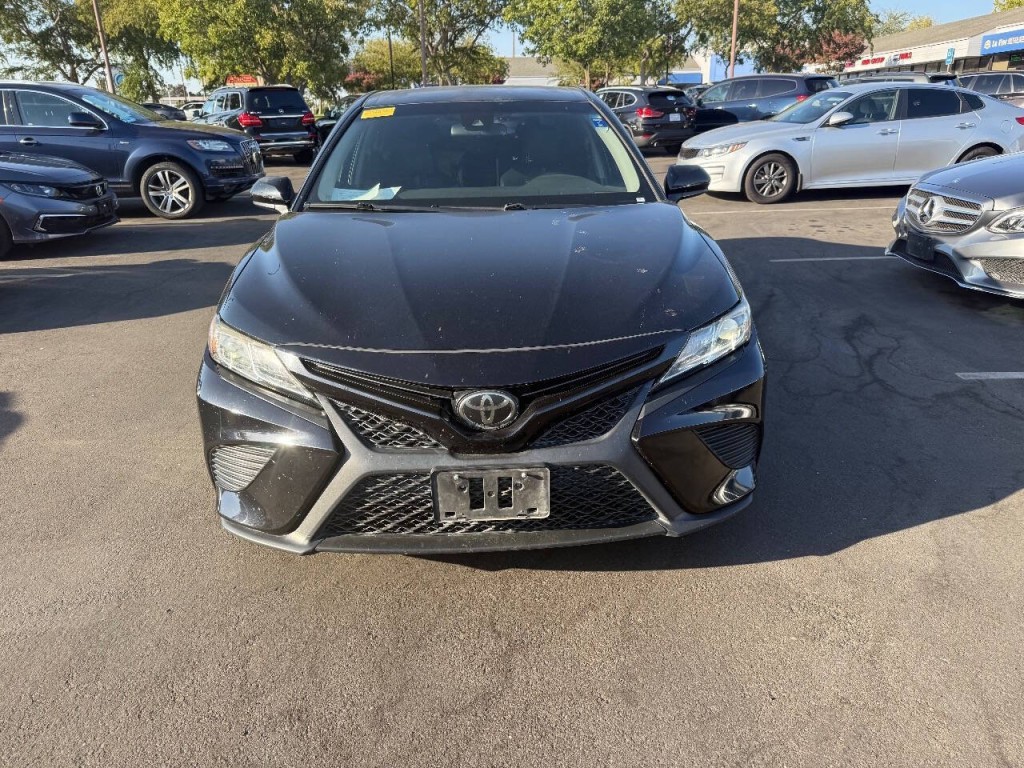 2018 Toyota Camry Image 2