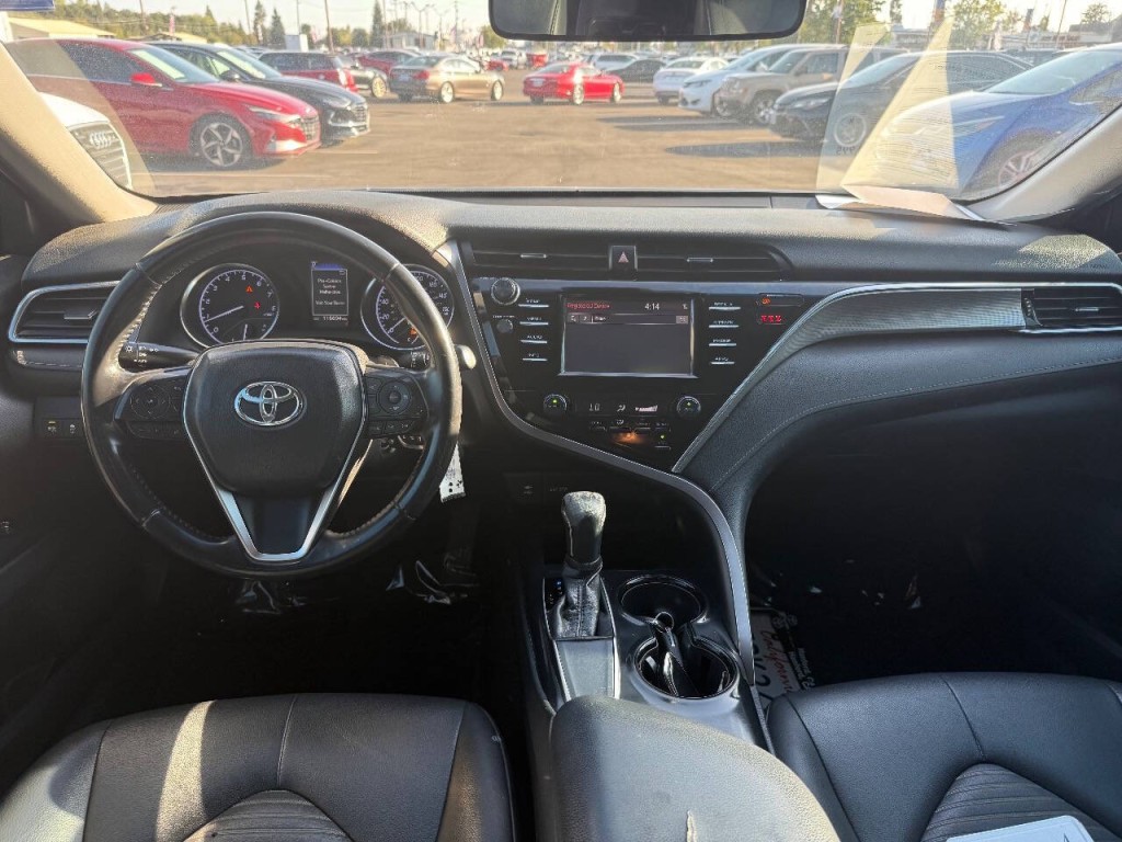 2018 Toyota Camry Image 9