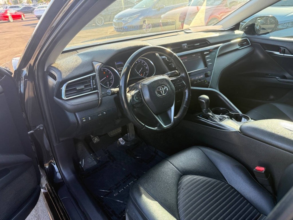 2018 Toyota Camry Image 10