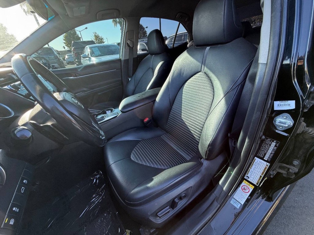 2018 Toyota Camry Image 11