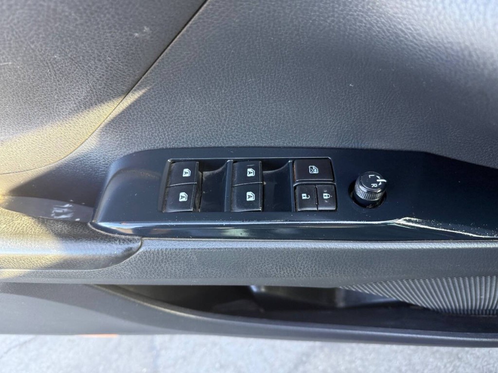 2018 Toyota Camry Image 21