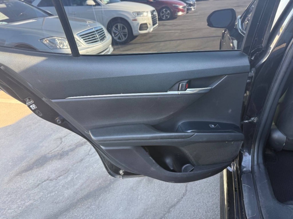 2018 Toyota Camry Image 22
