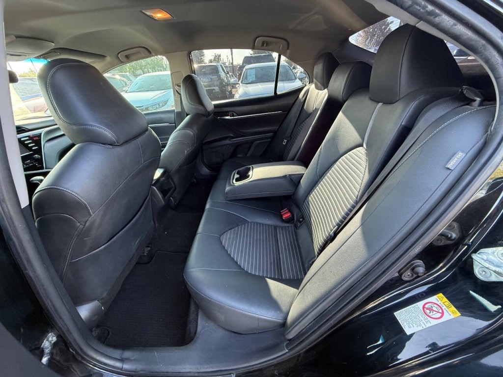 2018 Toyota Camry Image 23