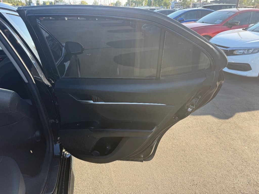 2018 Toyota Camry Image 27