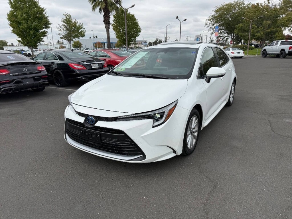 2023 Toyota Corolla Image 1