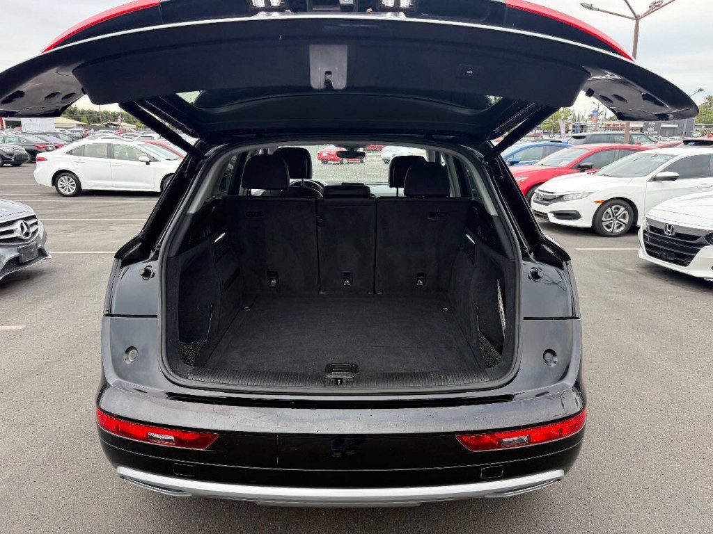 2019 Audi Q5 Image 11