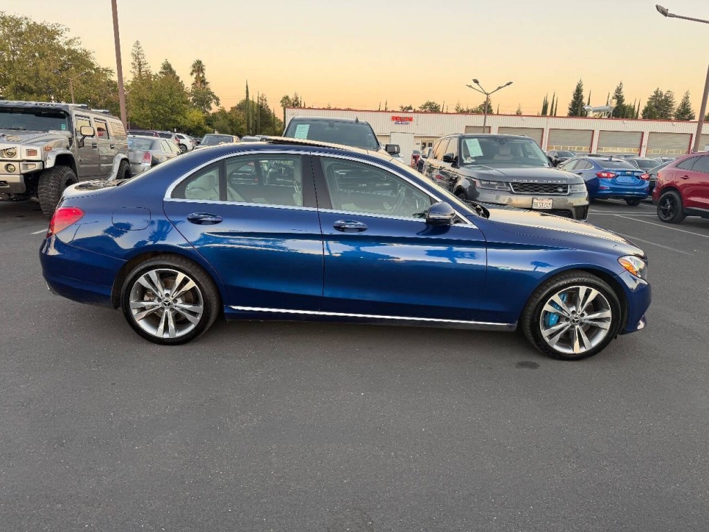 2017 Mercedes-Benz C-Class Image 4