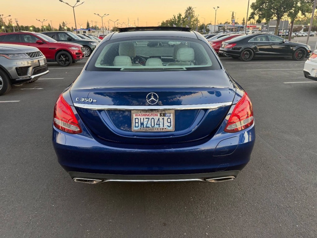 2017 Mercedes-Benz C-Class Image 6