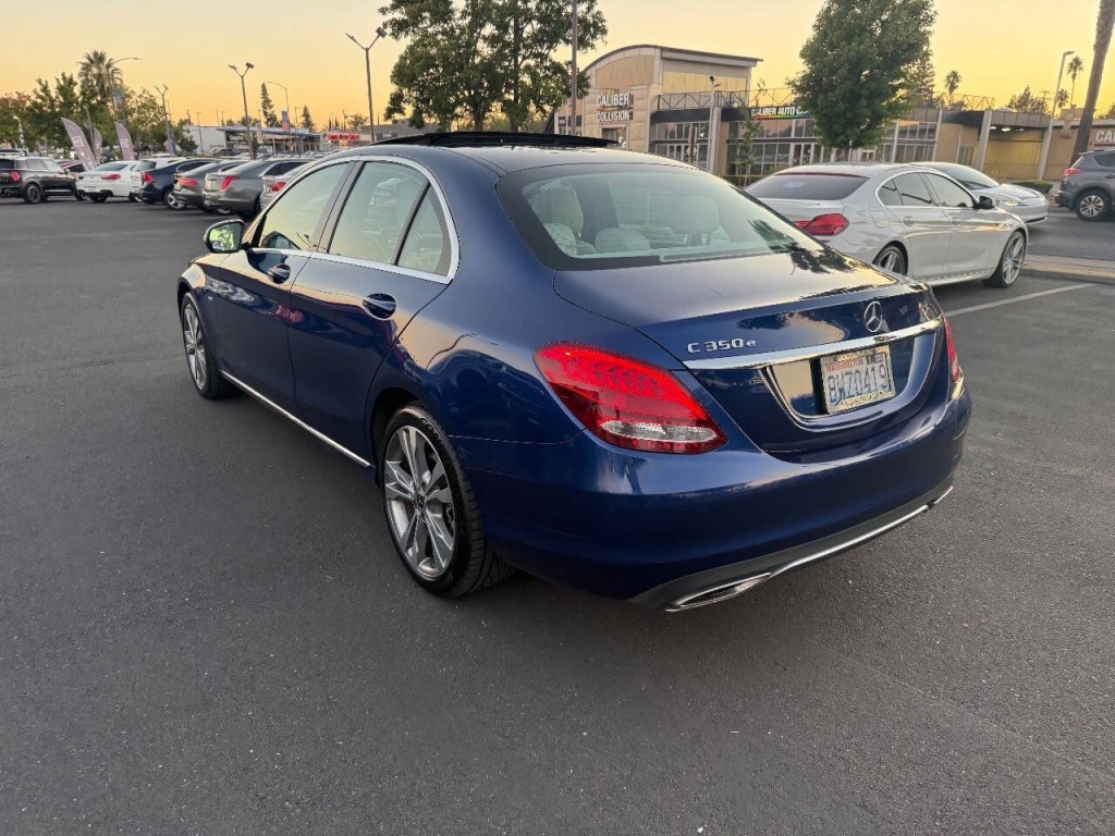 2017 Mercedes-Benz C-Class Image 7