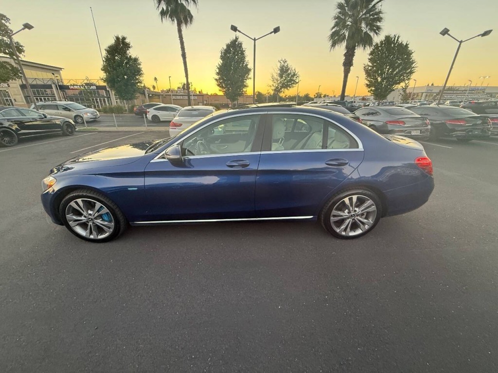 2017 Mercedes-Benz C-Class Image 8