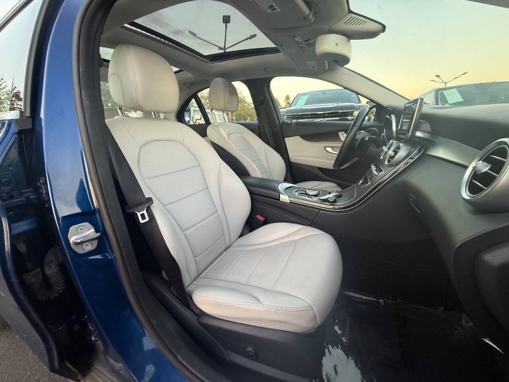 2017 Mercedes-Benz C-Class Image 11
