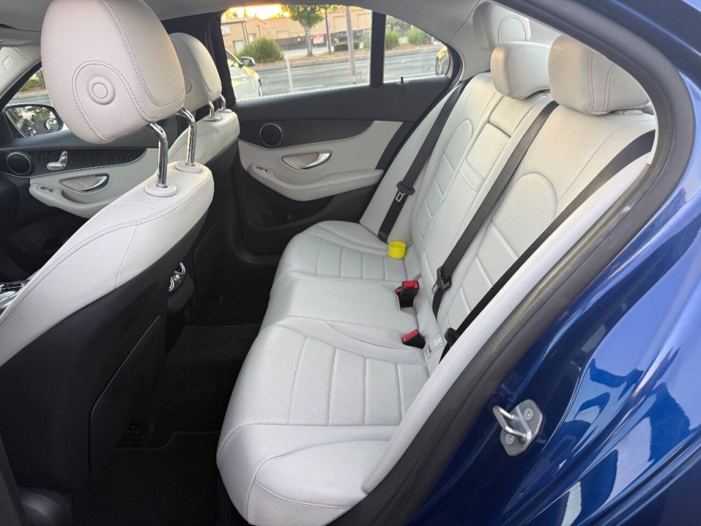 2017 Mercedes-Benz C-Class Image 15