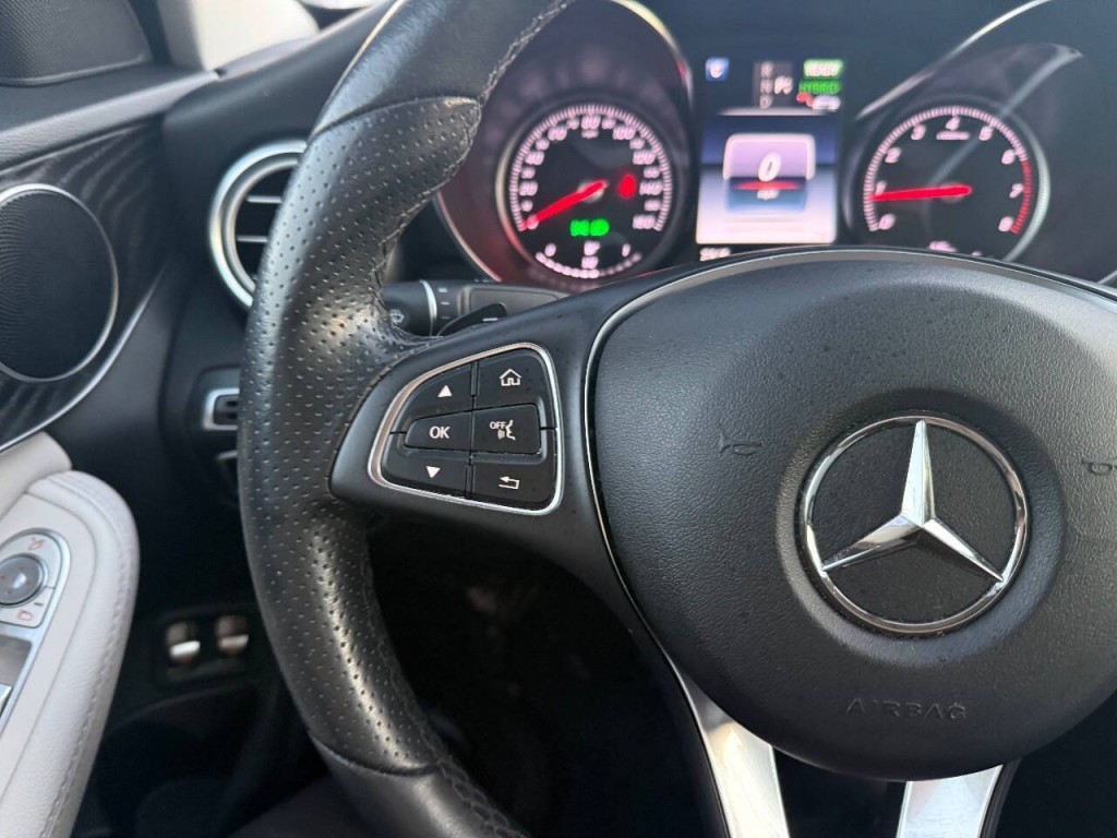 2017 Mercedes-Benz C-Class Image 21