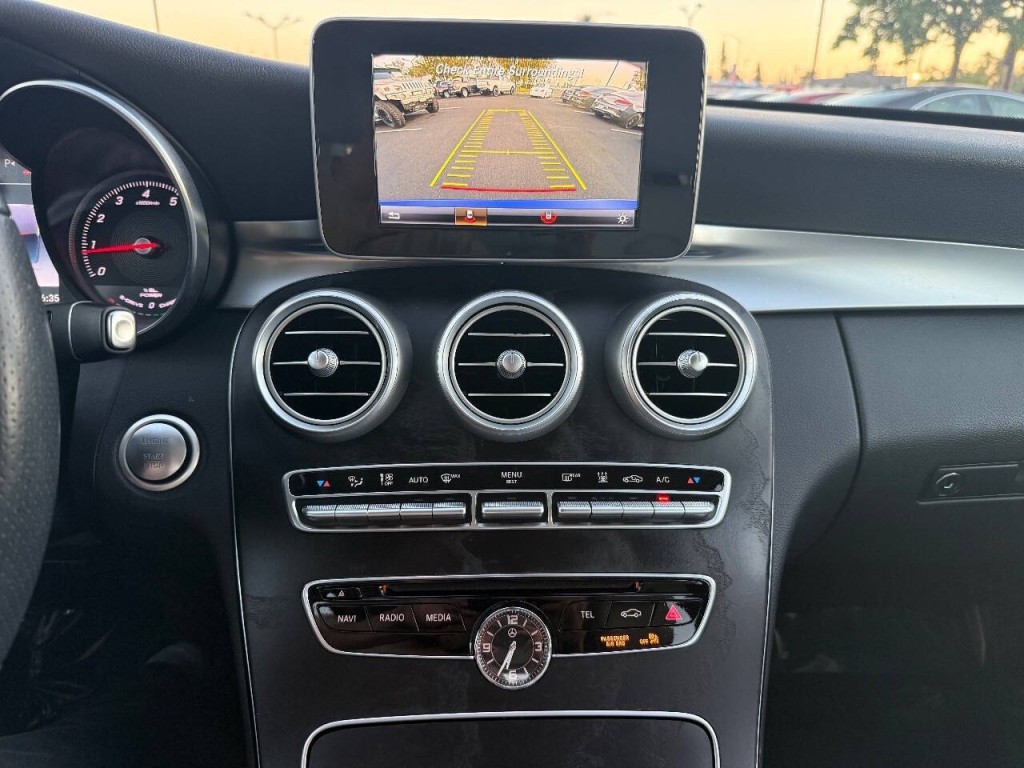 2017 Mercedes-Benz C-Class Image 22