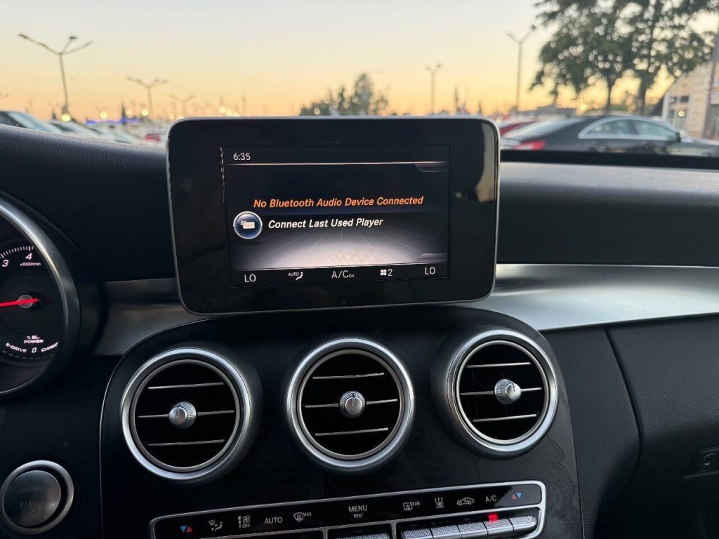 2017 Mercedes-Benz C-Class Image 23