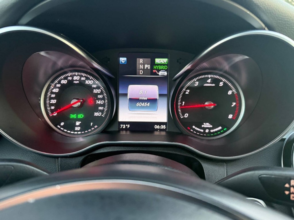 2017 Mercedes-Benz C-Class Image 24