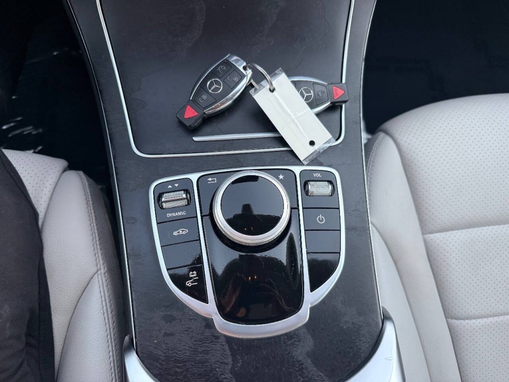 2017 Mercedes-Benz C-Class Image 25