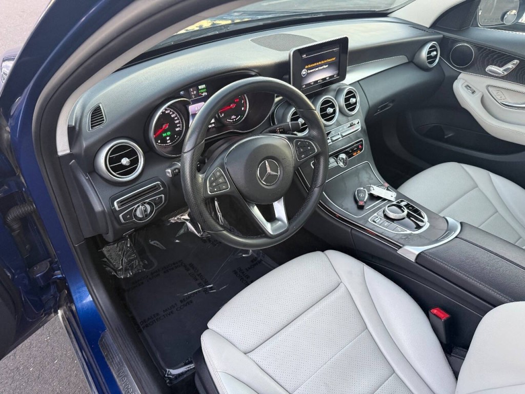 2017 Mercedes-Benz C-Class Image 28