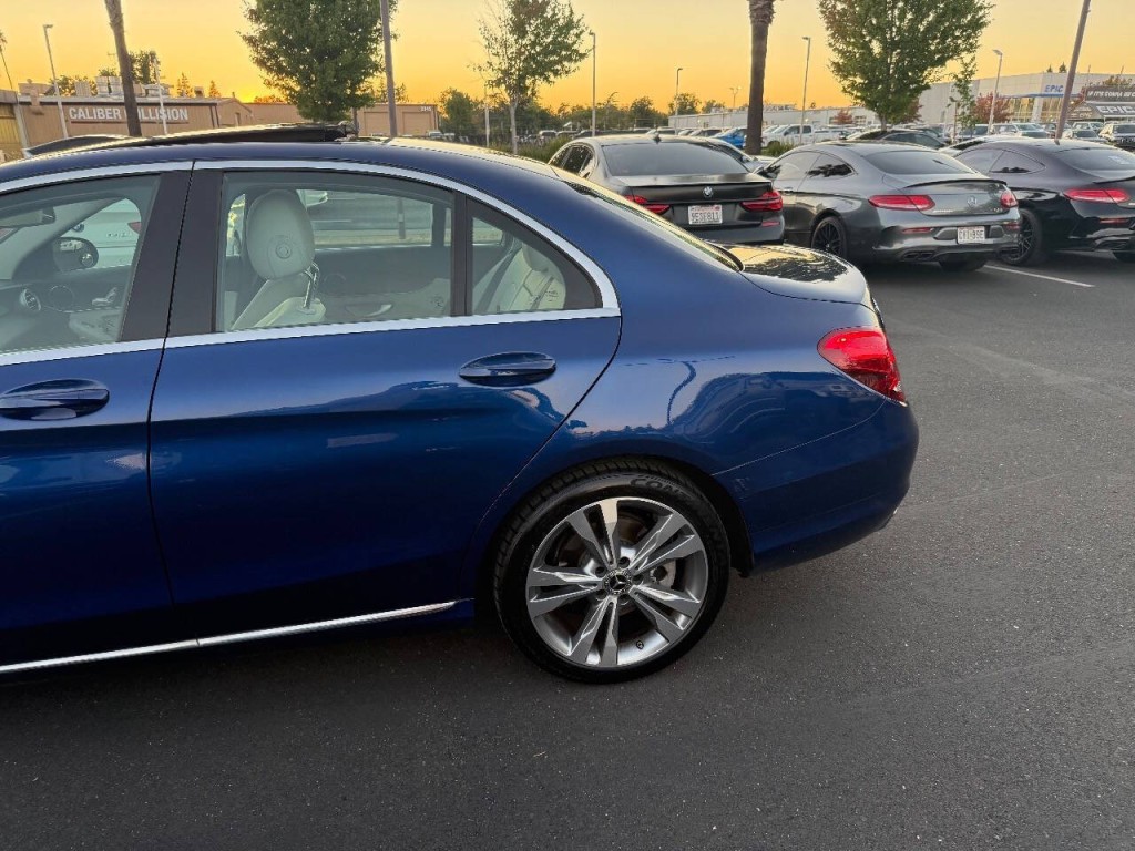 2017 Mercedes-Benz C-Class Image 37
