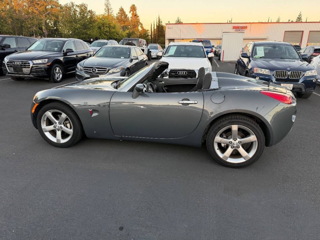 2008 Pontiac Solstice Image 8