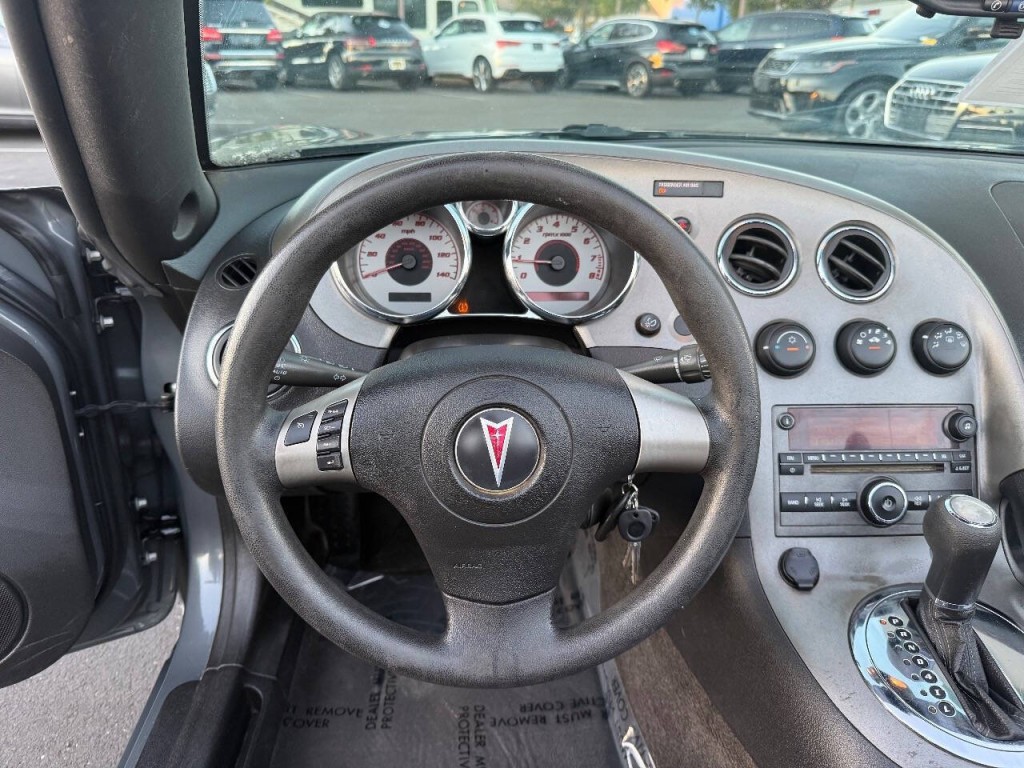 2008 Pontiac Solstice Image 16
