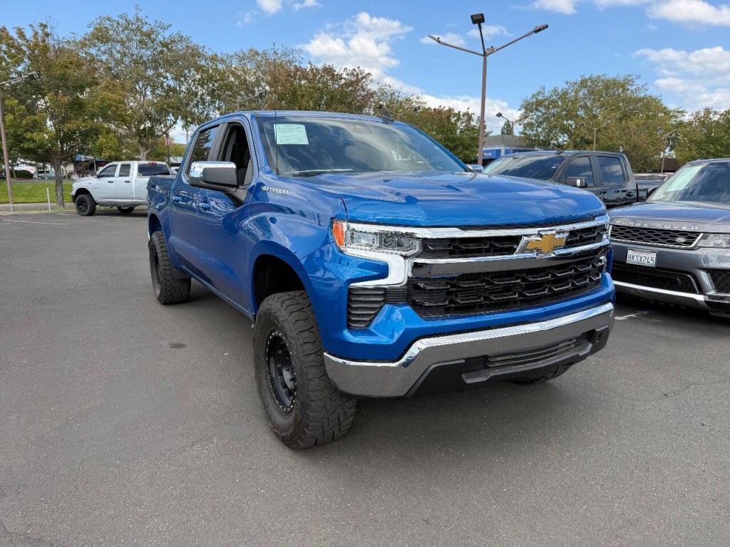 2023 Chevrolet Silverado 1500 Image 3