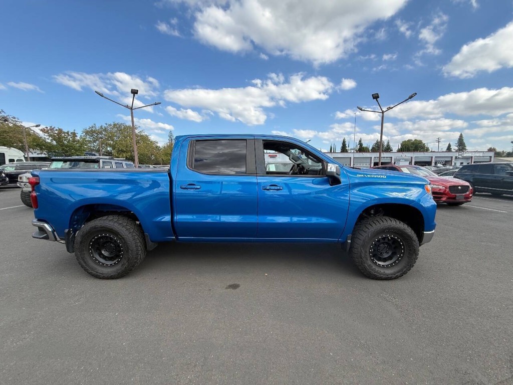 2023 Chevrolet Silverado 1500 Image 4