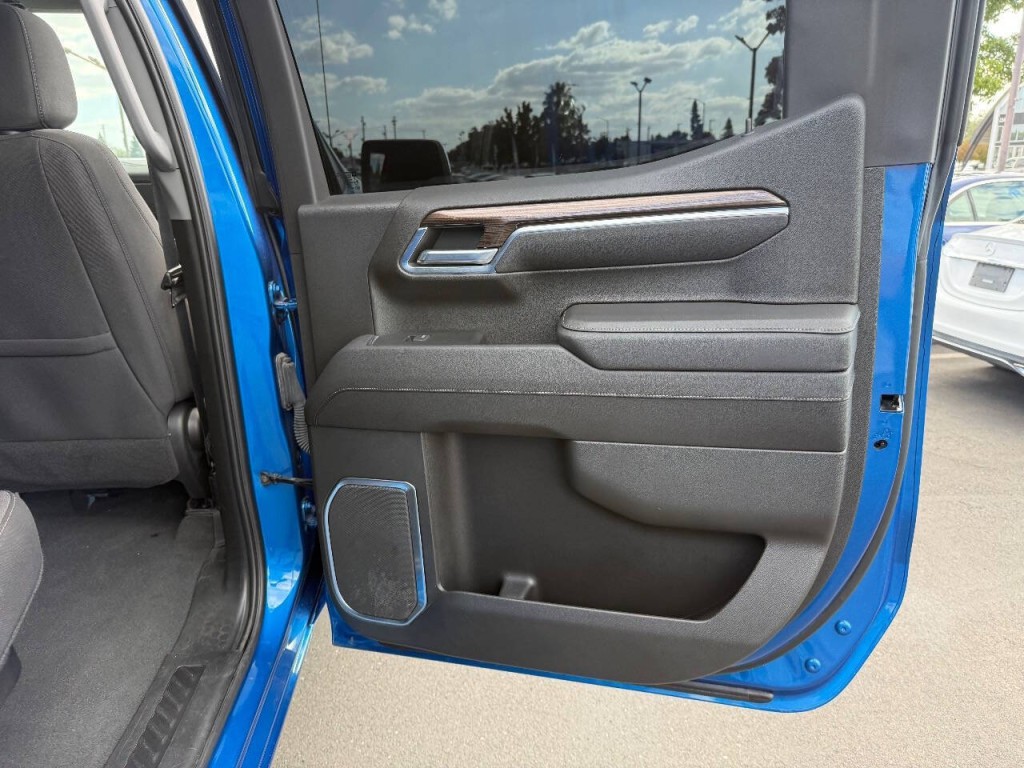 2023 Chevrolet Silverado 1500 Image 32