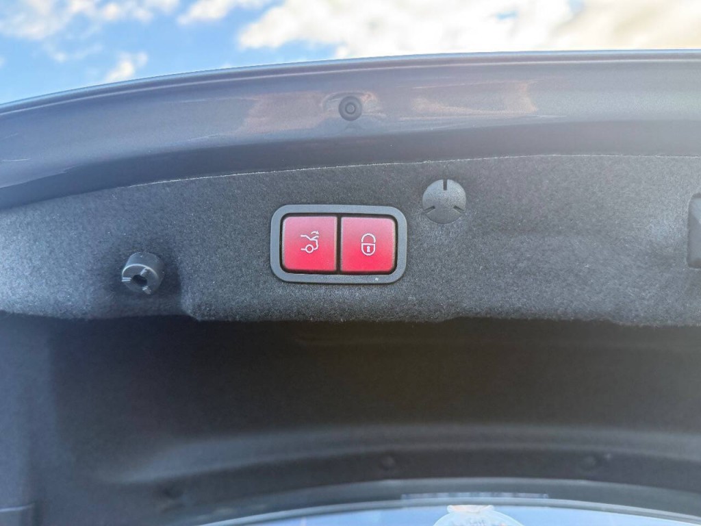 2021 Mercedes-Benz C-Class Image 38