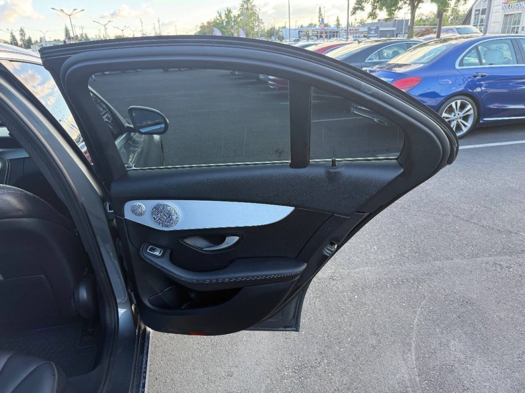 2021 Mercedes-Benz C-Class Image 39