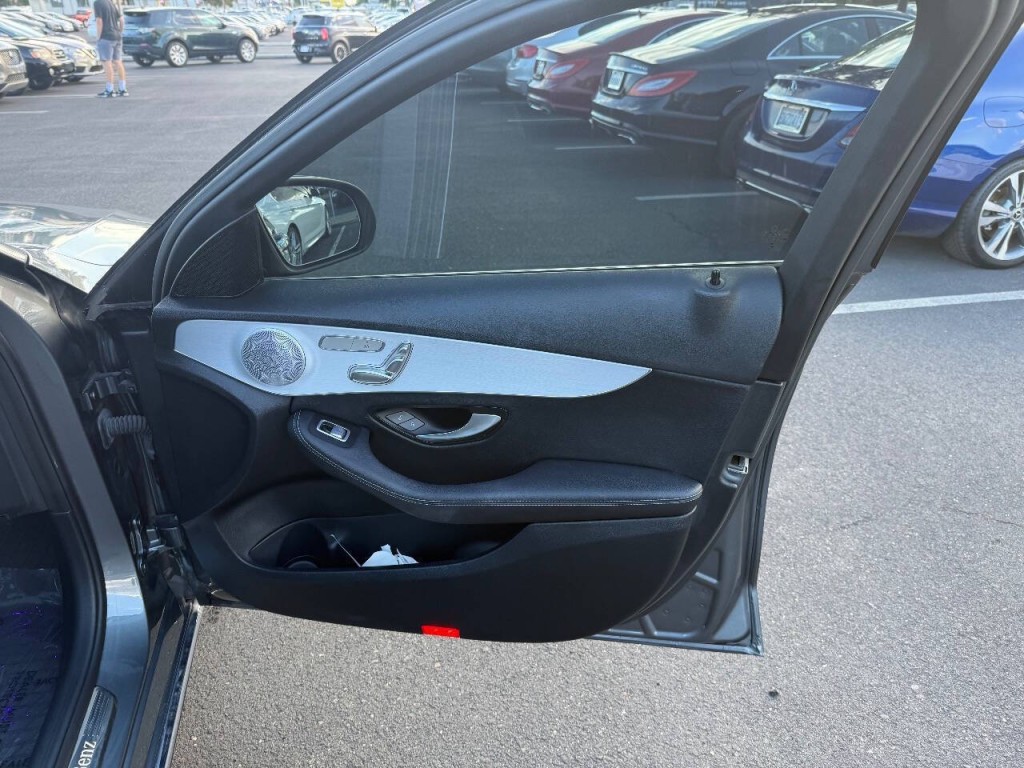 2021 Mercedes-Benz C-Class Image 40