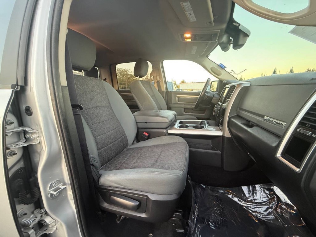 2016 RAM 1500 Image 9