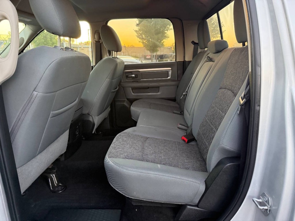 2016 RAM 1500 Image 11