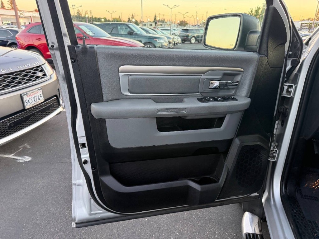 2016 RAM 1500 Image 25
