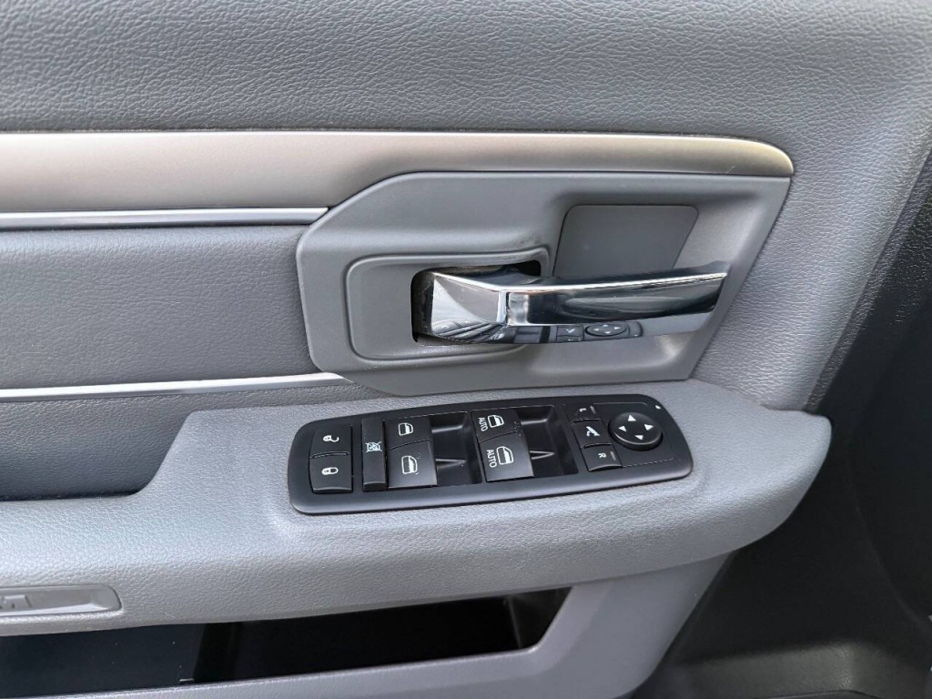 2016 RAM 1500 Image 26
