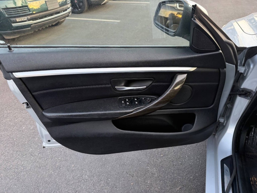 2016 BMW 4 Series Image 26