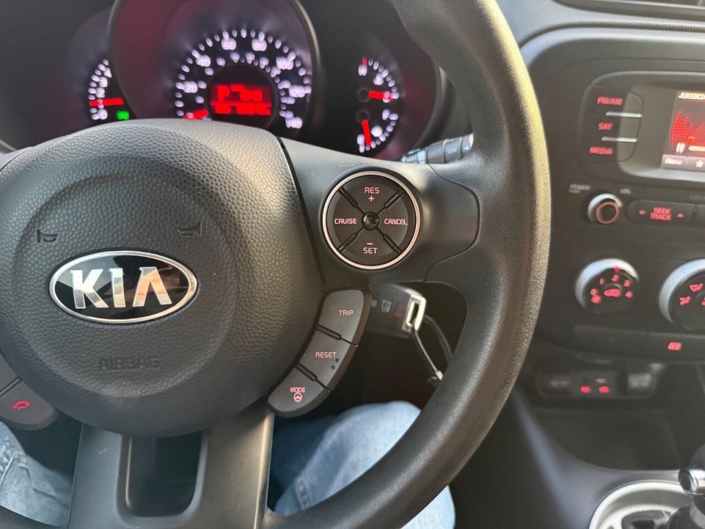 2015 Kia Soul Image 16