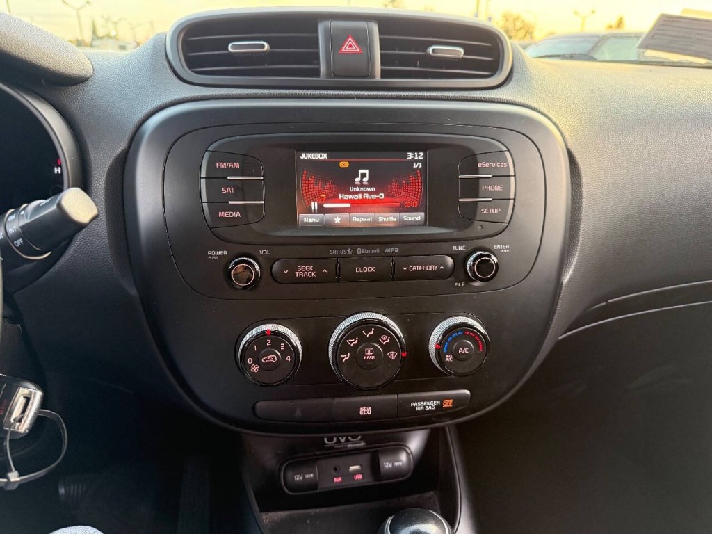 2015 Kia Soul Image 18