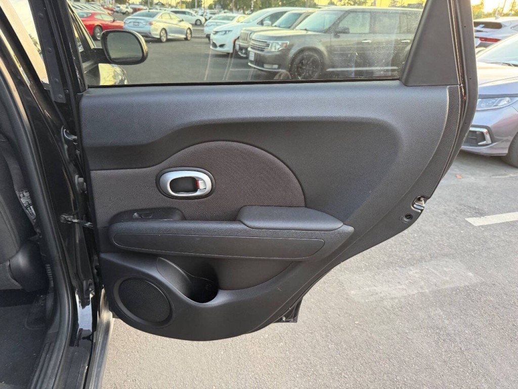 2015 Kia Soul Image 26