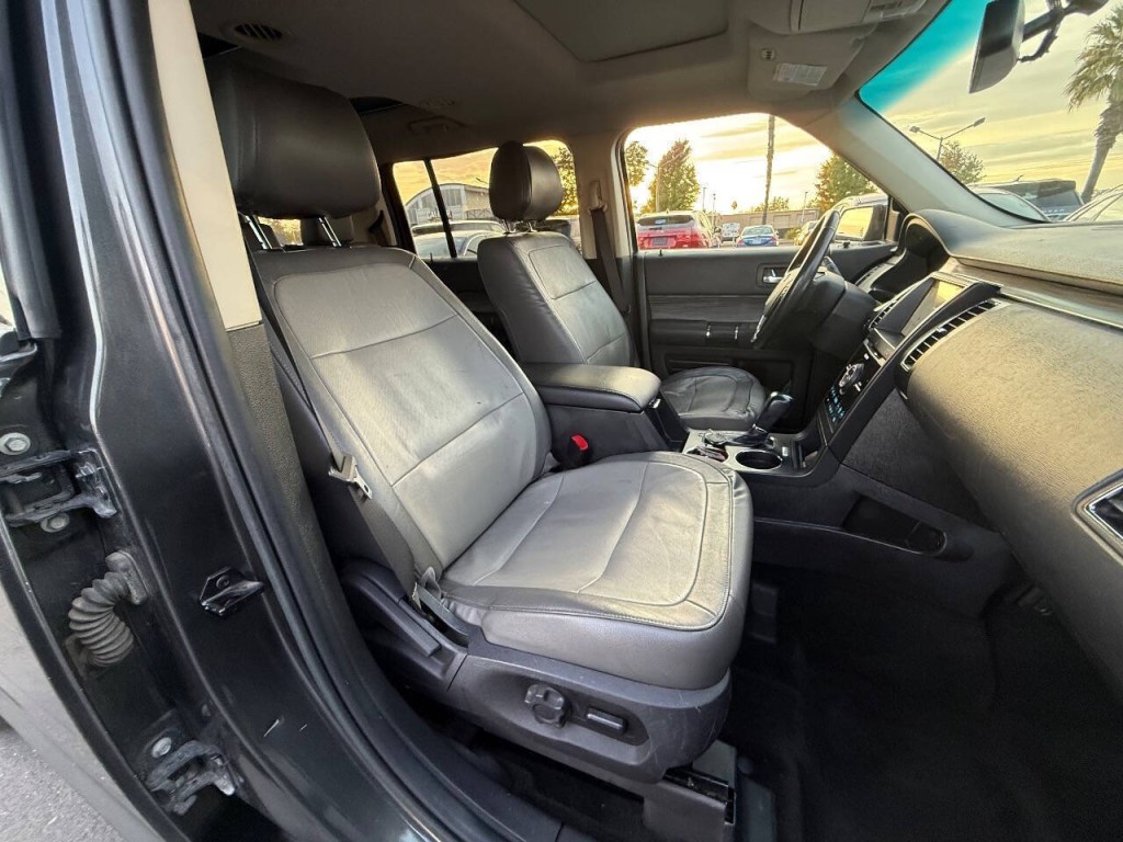 2016 Ford Flex Image 9