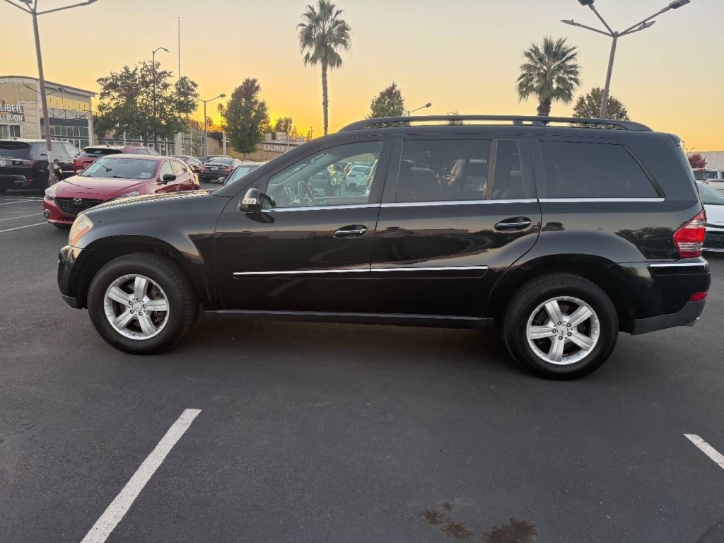 2007 Mercedes-Benz GL-Class Image 8