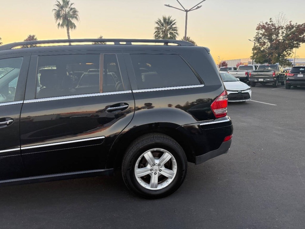 2007 Mercedes-Benz GL-Class Image 32