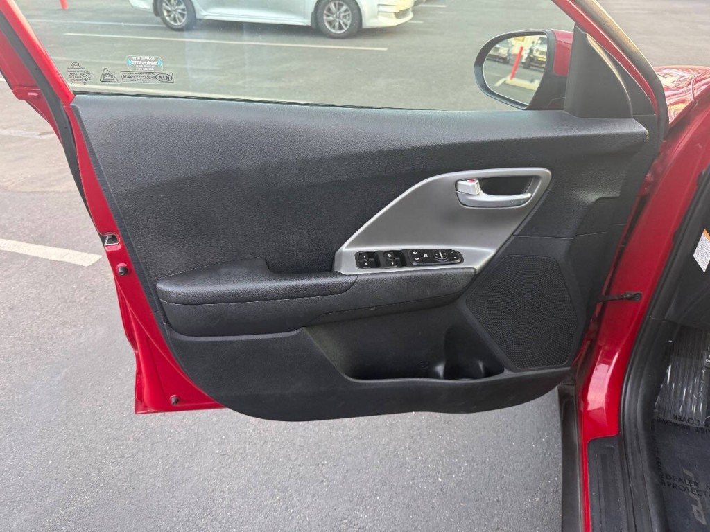 2017 Kia Niro Image 20