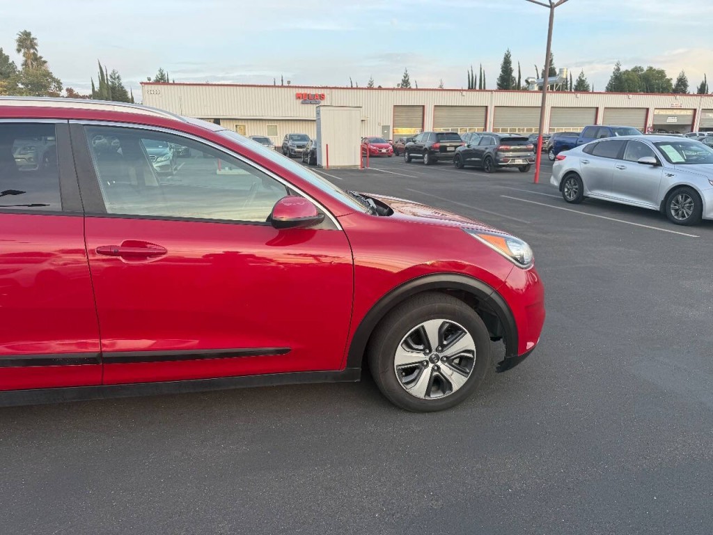 2017 Kia Niro Image 29