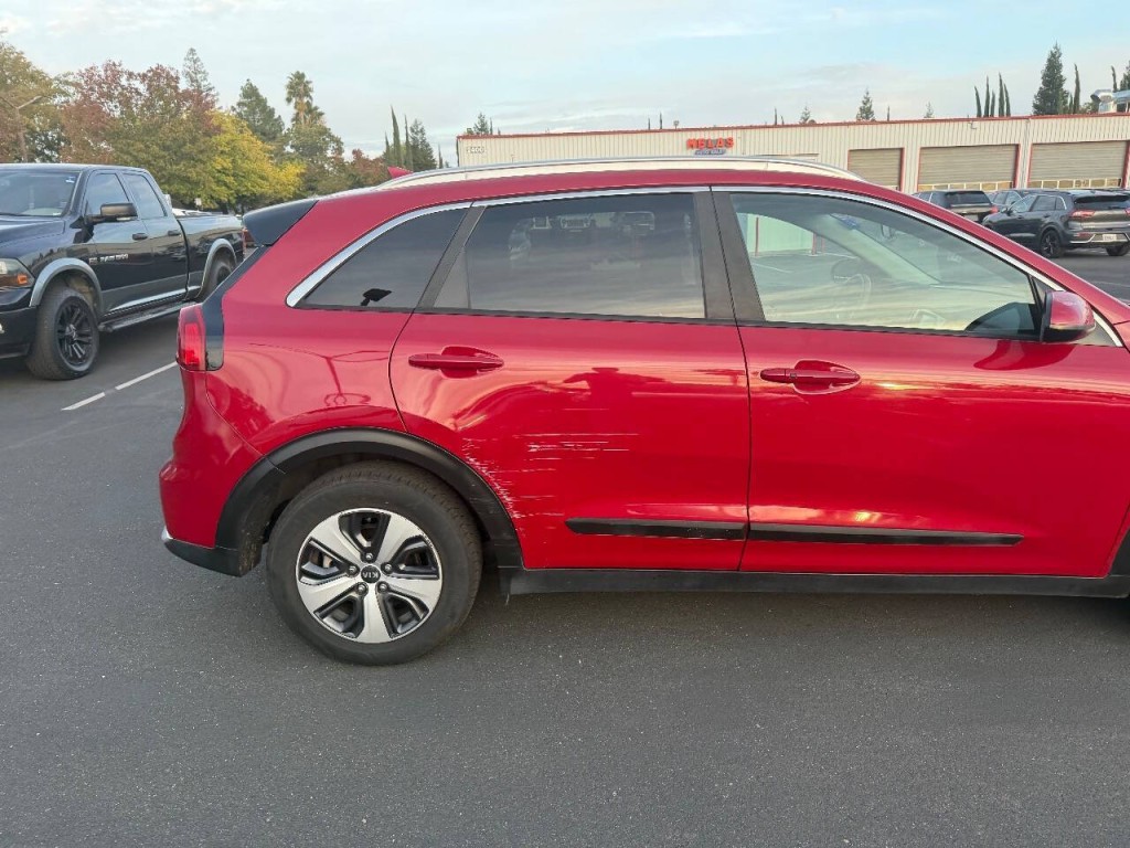 2017 Kia Niro Image 30