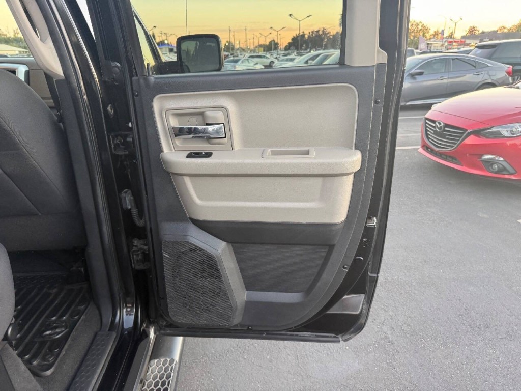 2011 RAM 1500 Image 25
